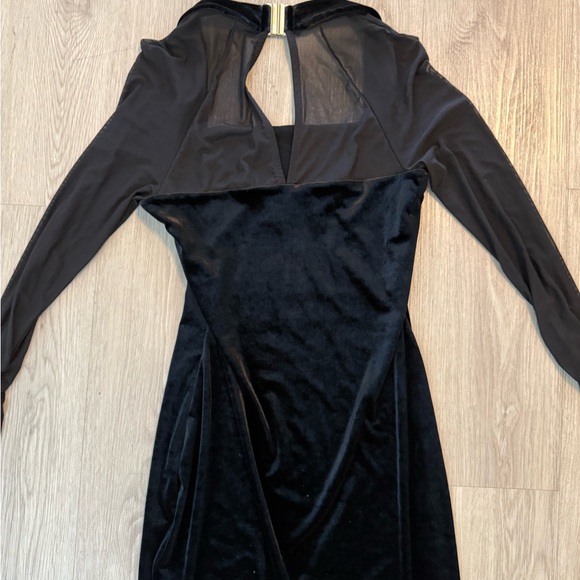 Elegant Black Long Sleeve Dress - Picture 5 of 12